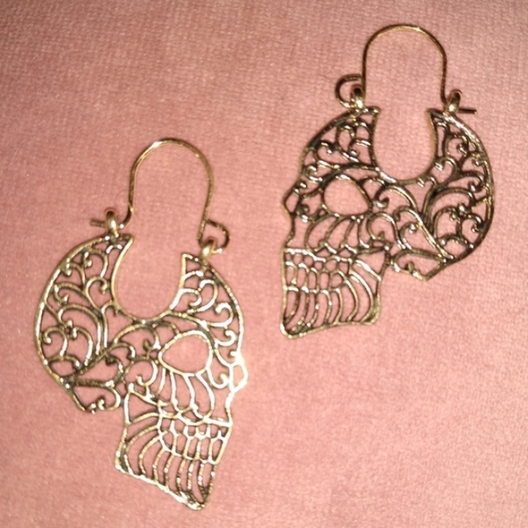 Gold Candy Skull Filigree Earrings Gothic Goth Skulls Day of the Dead Cutout New - Picture 5 of 11
